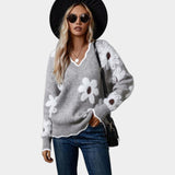 Klára – svetr s V-krkem a květinovým motivem