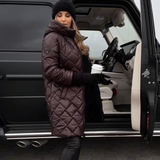 Bogna | Elegantní prošívaná péřová bunda s kapucí.