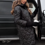 Bogna | Elegantní prošívaná péřová bunda s kapucí.