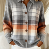 Elena – Kostkovaná pletená halenka v jemných odstínech