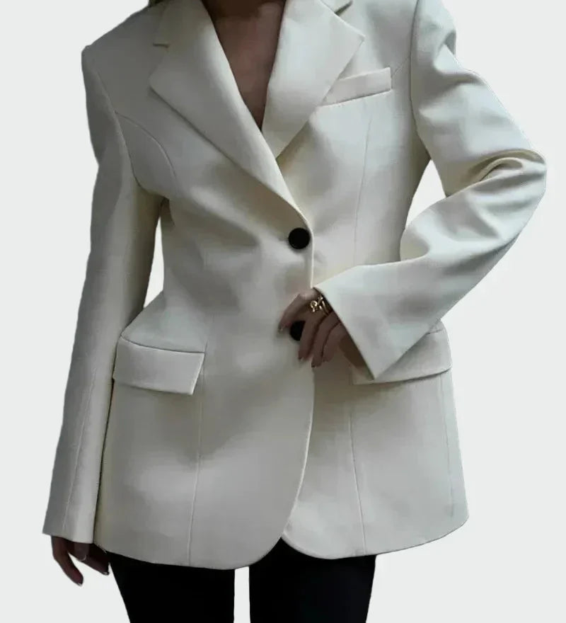 Nikol - Sako s Působivým Střihem a Knoflíky