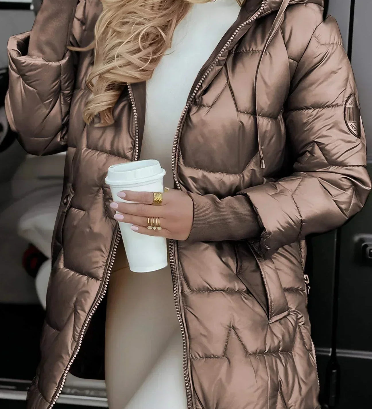 Lina | Dlouhá, teplá prošívaná bunda s prostornou kapucí