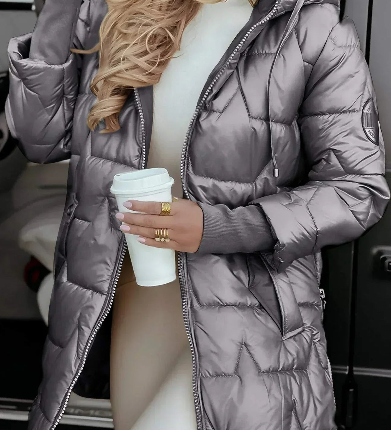 Lina | Dlouhá, teplá prošívaná bunda s prostornou kapucí